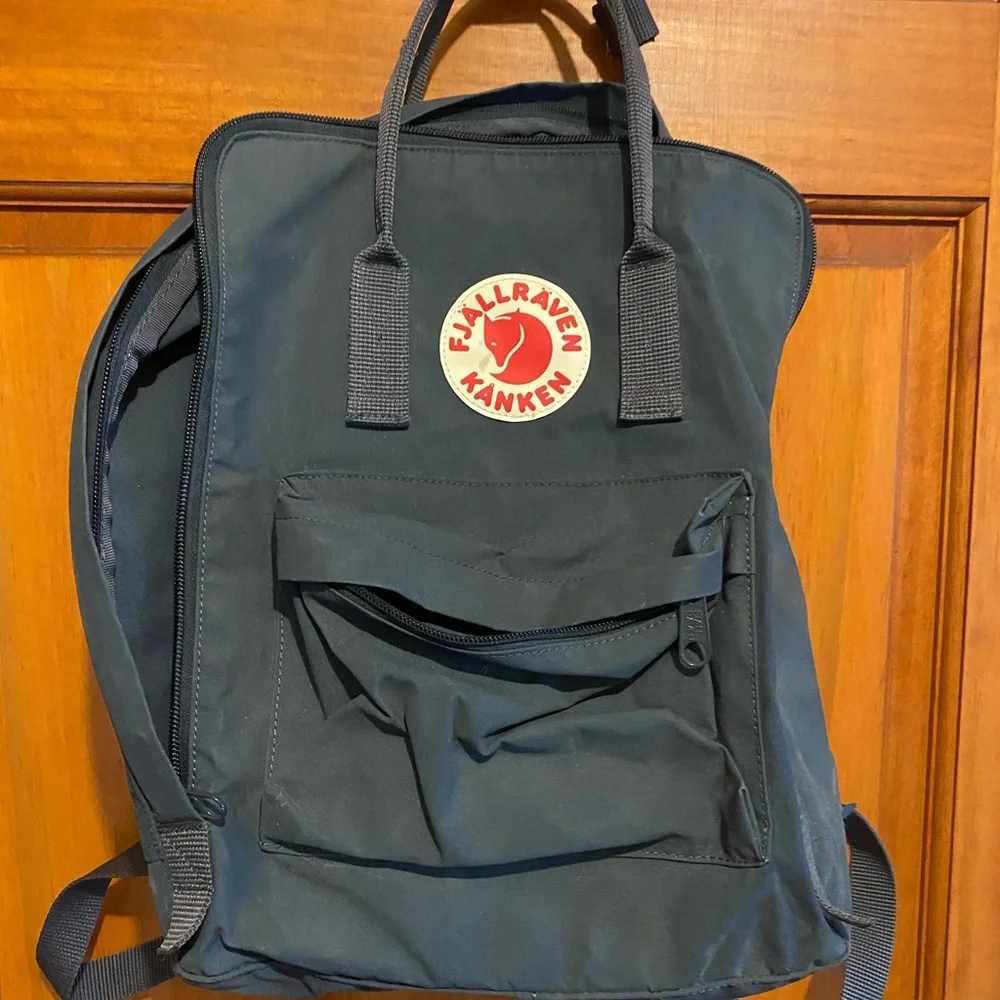 FJALLRAVEN KANKEN Navy Backpack - Picture 2 of 5